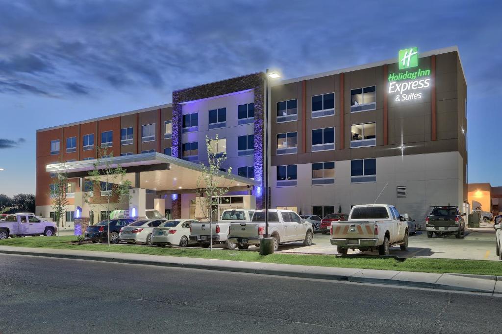 Holiday Inn Express & Suites - Roswell an IHG Hotel Main image 1